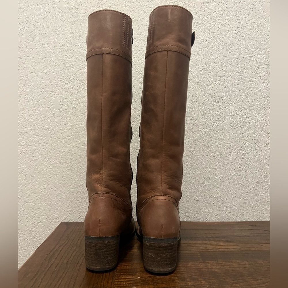 BORN brown tall leather boot - Picture 3 of 6